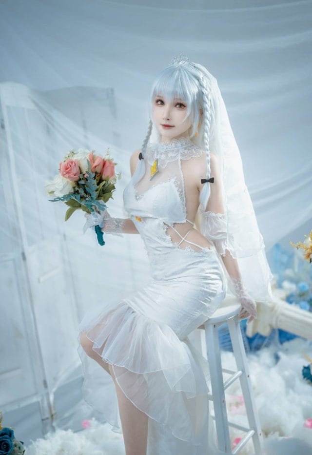 超级小禾儿花园誓约婚纱COS图集:自然光花海里的婚纱造型