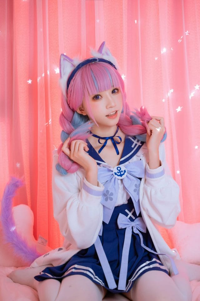 绮太郎_Kitaro凑阿库娅COS写真:粉紫发色搭配全粉房间的甜系偶像日常