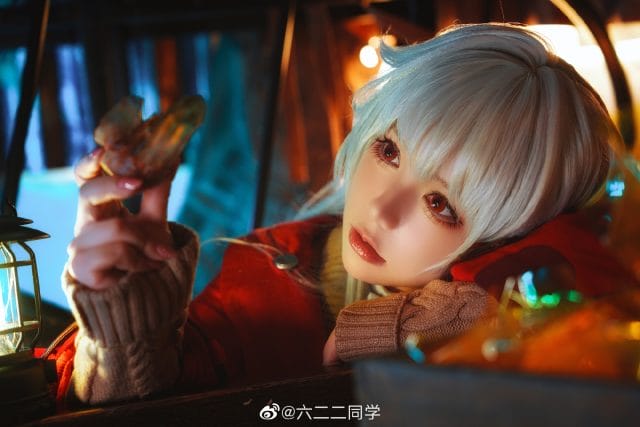 六二二同学COS崩坏星穹铁道克拉拉：废旧修理场中银发少女的孤独叙事写真