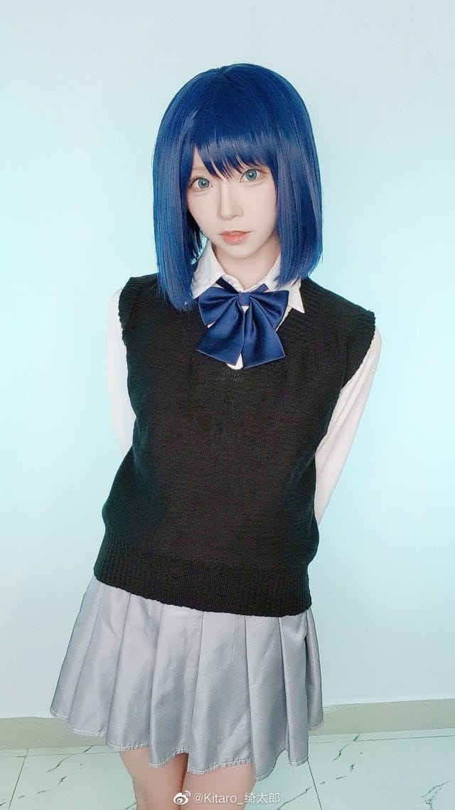 Kitaro_绮太郎cos《我推的孩子》黑川茜：紫发校园装还原LALALAI之星，笑容与侧颜双重气质