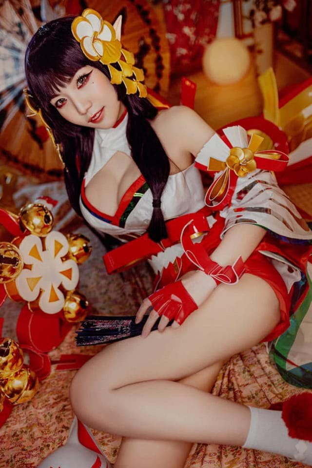 ArisaraKarbdecho传说对决狐灵巫女特尔安娜丝COS写真 红金配色梦幻还原