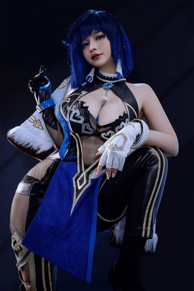 Azami演绎《原神》夜兰COS:蓝发碧眼还原角色冷静气质