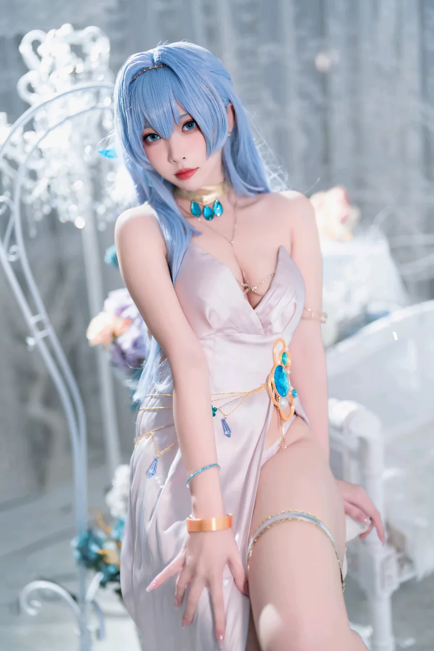 宫本桜海伦娜礼服