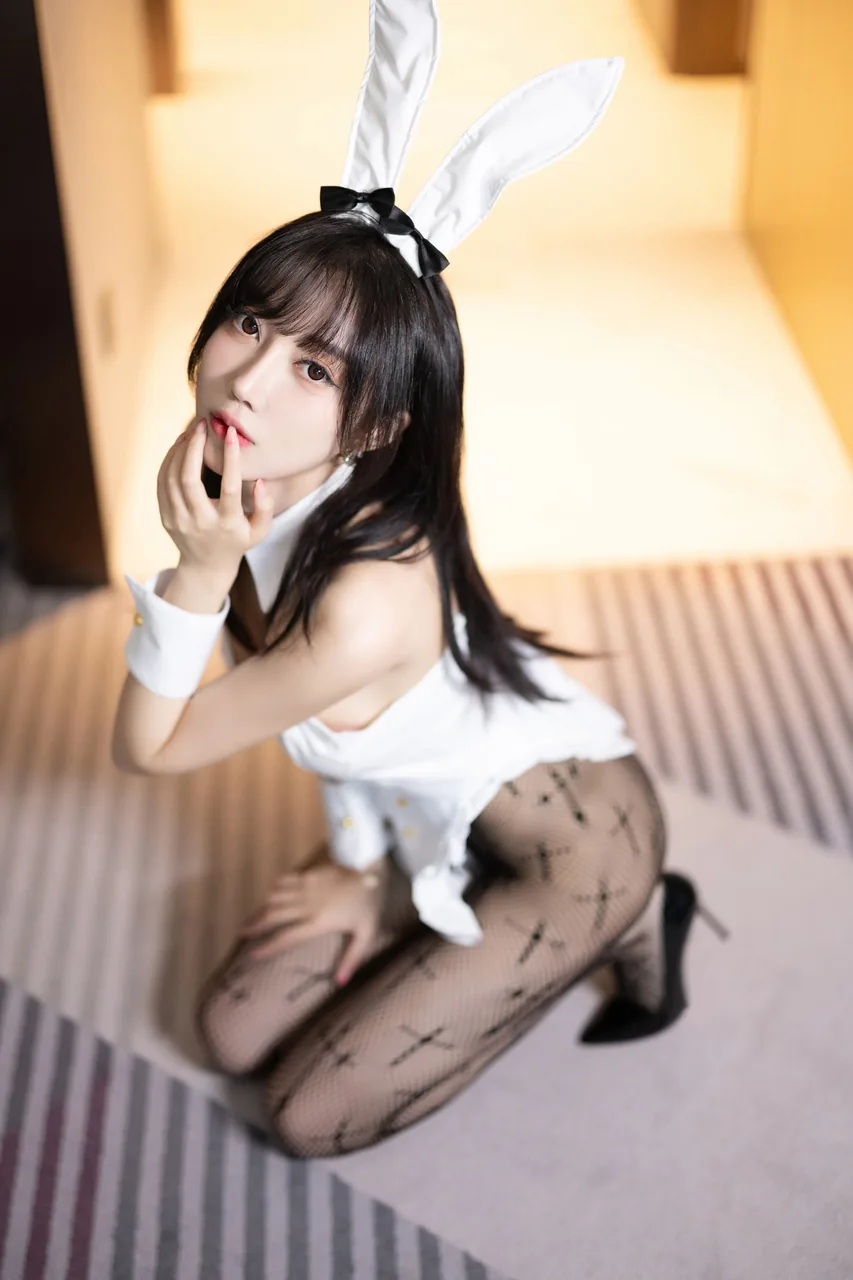 玥儿玥er薄纱连体衣