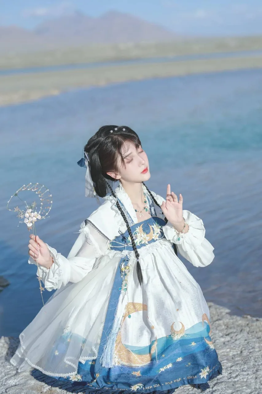 仓大佬海上生明月