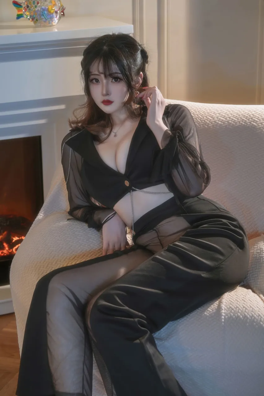 Natsuko夏夏子朦胧OL