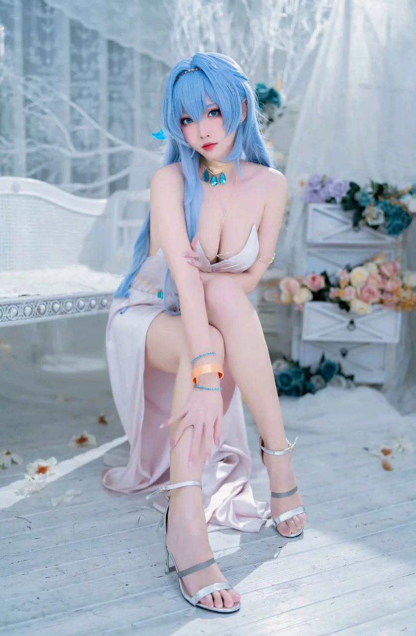 宫本桜海伦娜礼服