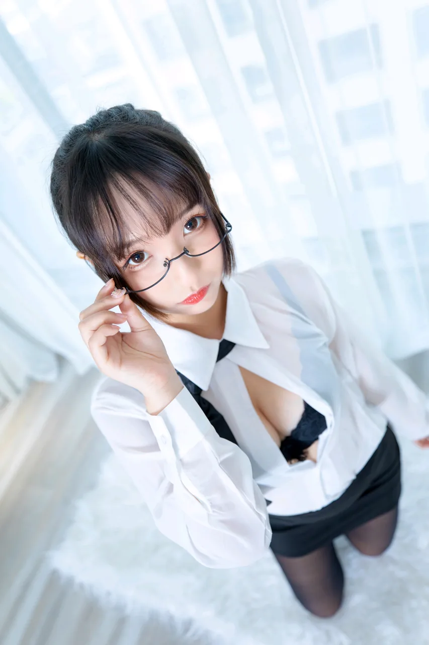 神楽坂真冬ホワイトオフィス