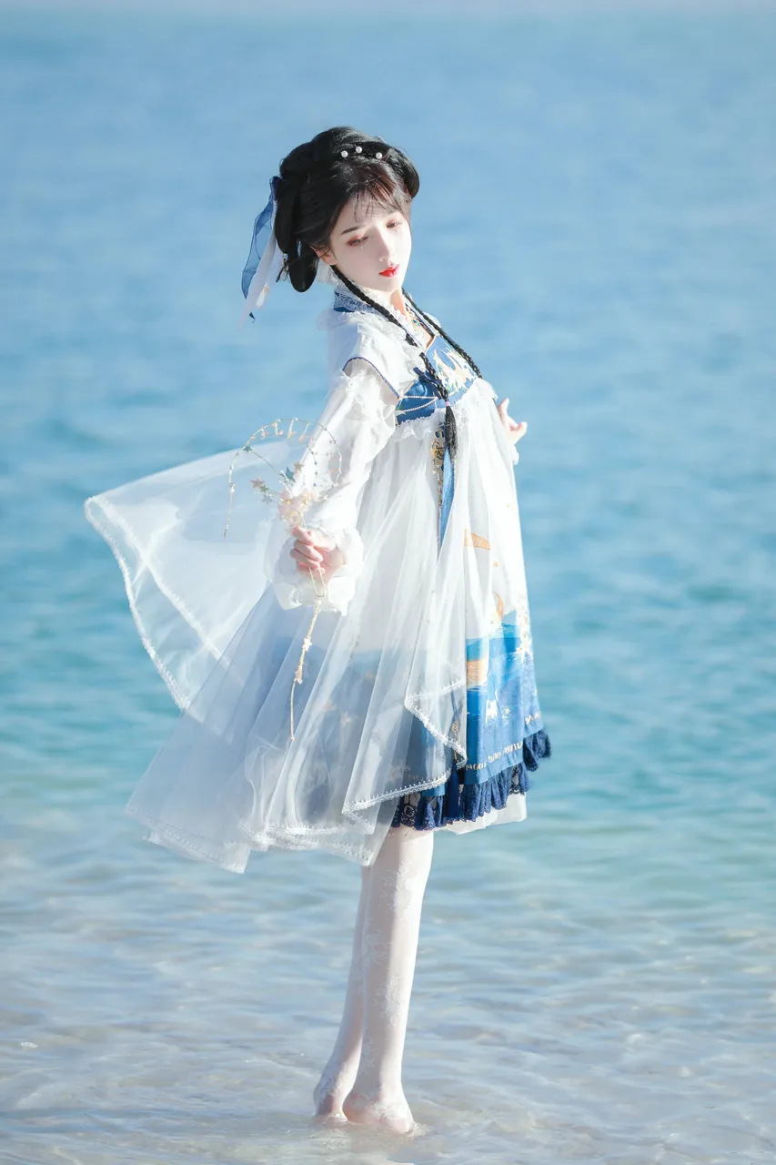 仓大佬海上生明月