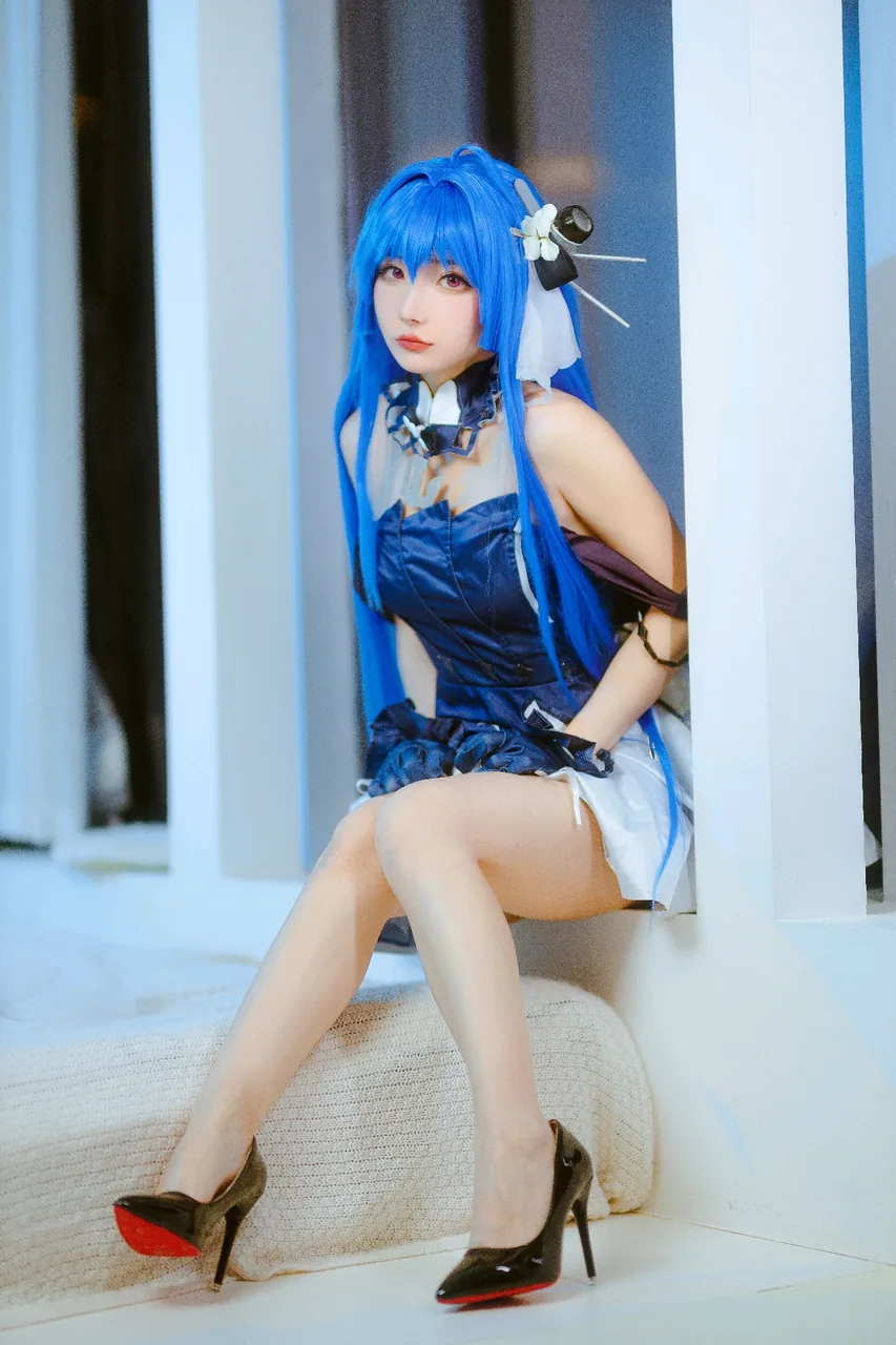 是三不是世Nikke胜利女神· 海伦娜