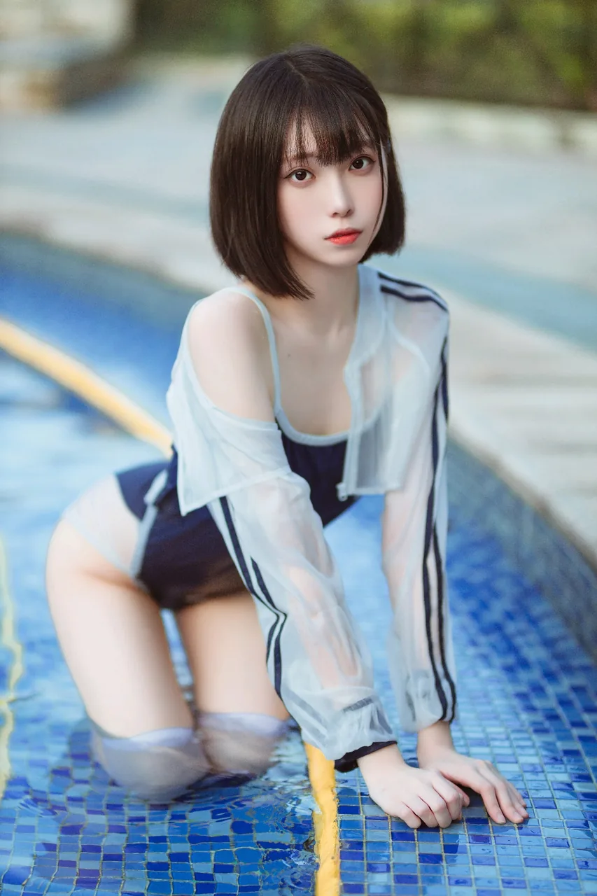 许岚LAN泳池竞泳
